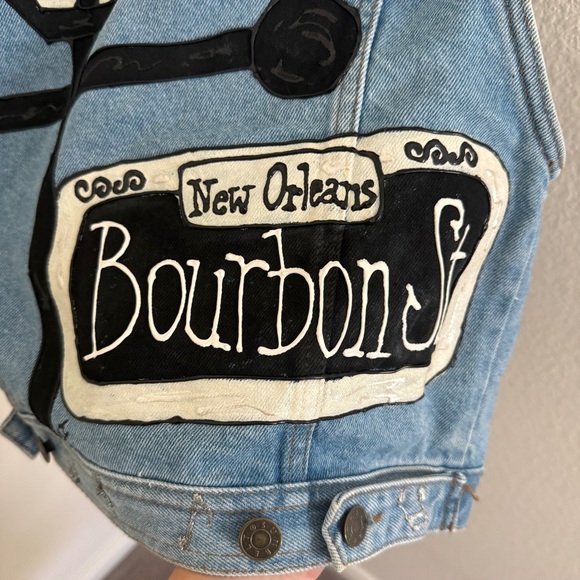 Vintage upcycled hand painted piano Bourbon St denim vest size S - Picture 5 of 5